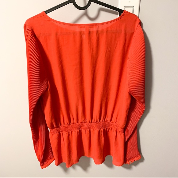 Black Rainn Blouse - Picture 2 of 3